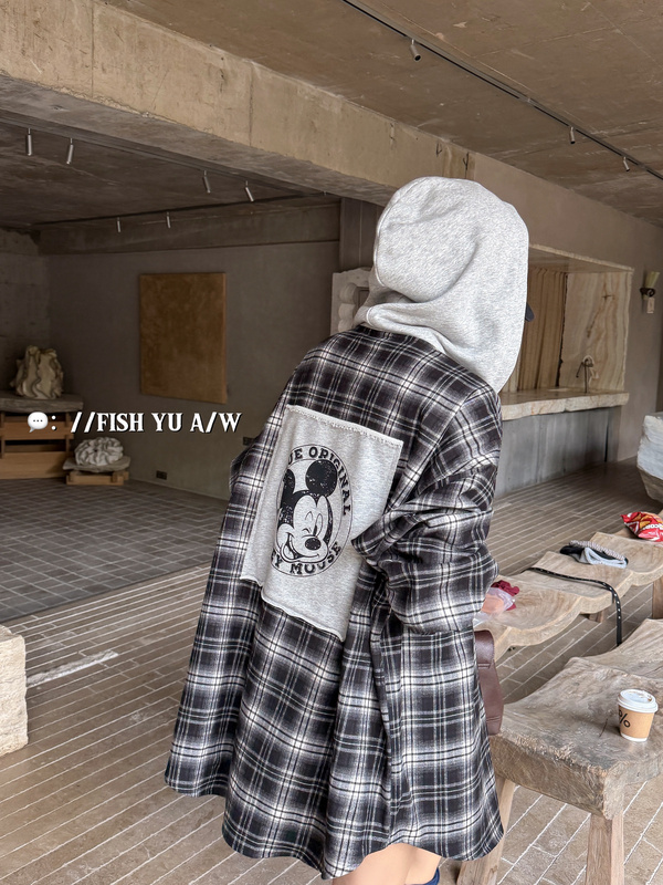Fish Yu Autumn New American Retro Style Mickey Patch Back Hooded Plaid Loose Oversized Shirt 626602 Fish Yu Autumn New American Retro Style Mickey Patch Back Hooded Plaid Loose Oversized Shirt 626602