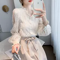 巴酷森 Темперамент западный Qiqi v -neck Fairy French French Niche 2021 Ранняя весна Новые женщины