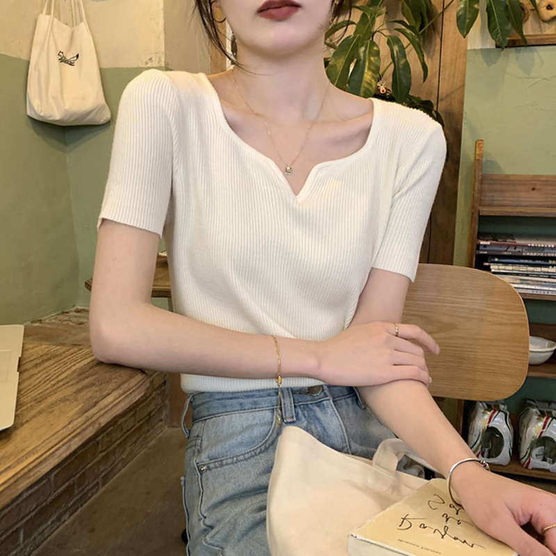 French-Style Elegant Square-Neck Inner Layer Ice Silk Knit Short-Sleeve Women's Design V-Neck Fashionable Versatile T-Shirt Top