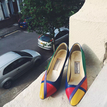 Britain brings back vintage contrast lady heels