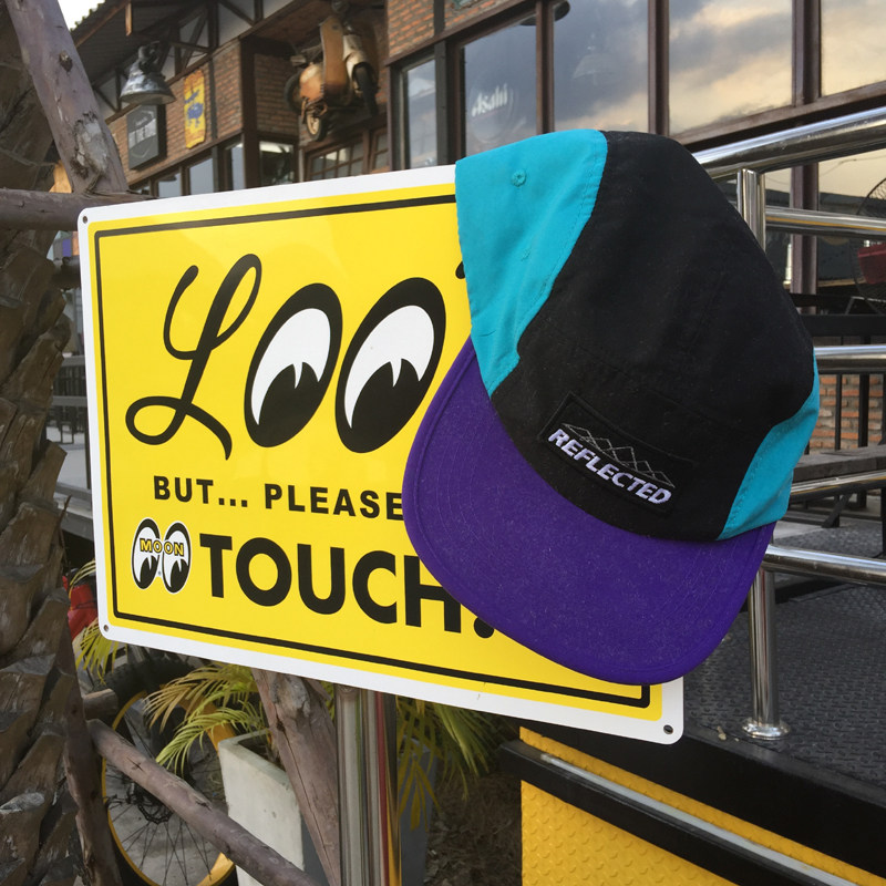 Stylish Contrast Color Dead Flying Cap