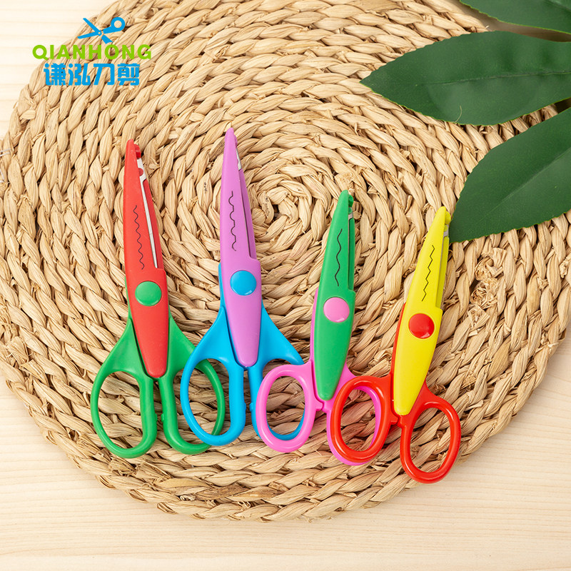 Modesty stationery creative Diy photo paper jam young children student baby safe handmade lace scissors 6 flower patterns