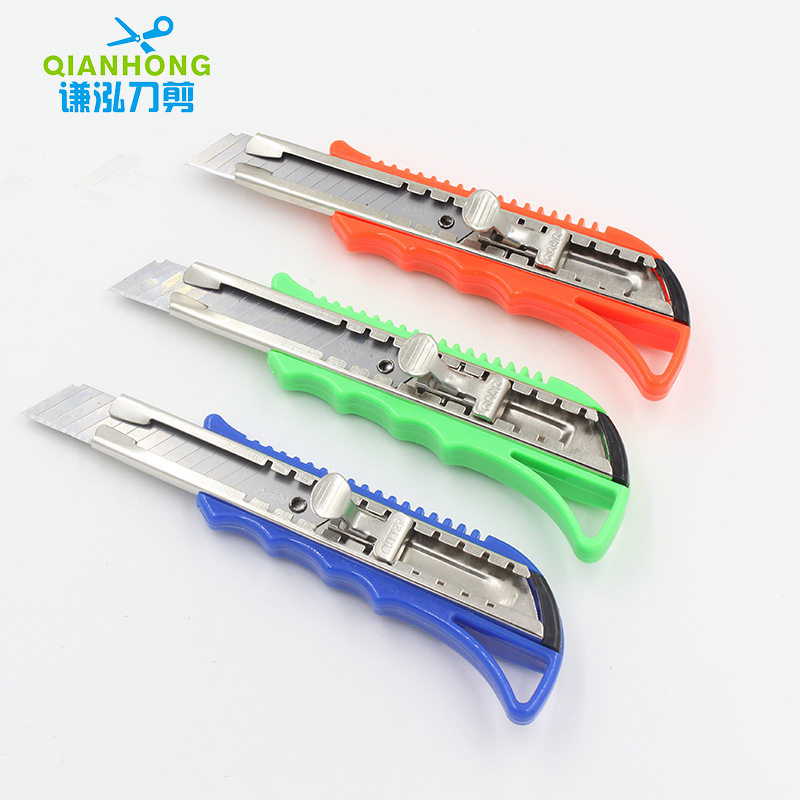 Modesty stationery Multi-functional use Beauty cutter Large Number of stainless steel Metal Cutting Beauty Workknife Grinding Tooth Design With Lock