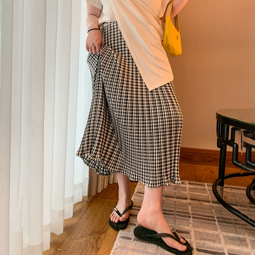 Приталенная клетчатая летняя длинная юбка в складку, делается под заказ, средней длины, большой размер, с акцентом на бедрах
