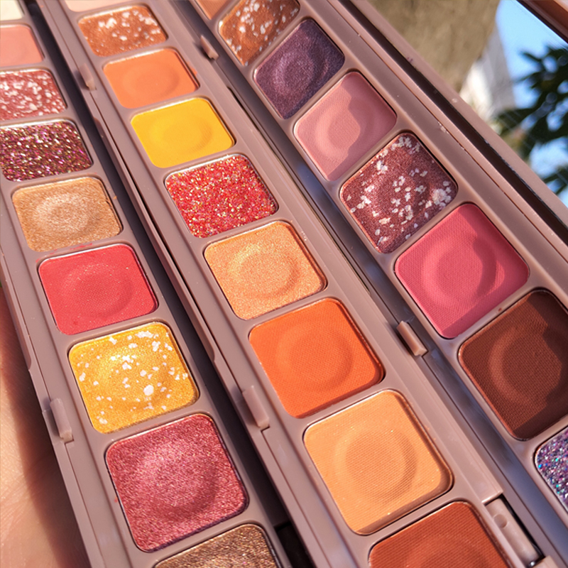 Net Red Keyboard Nine Color Eye Shadow Pearls Waterproof Small Pan Portable Beginners Eye Shadow Pan Affordable students