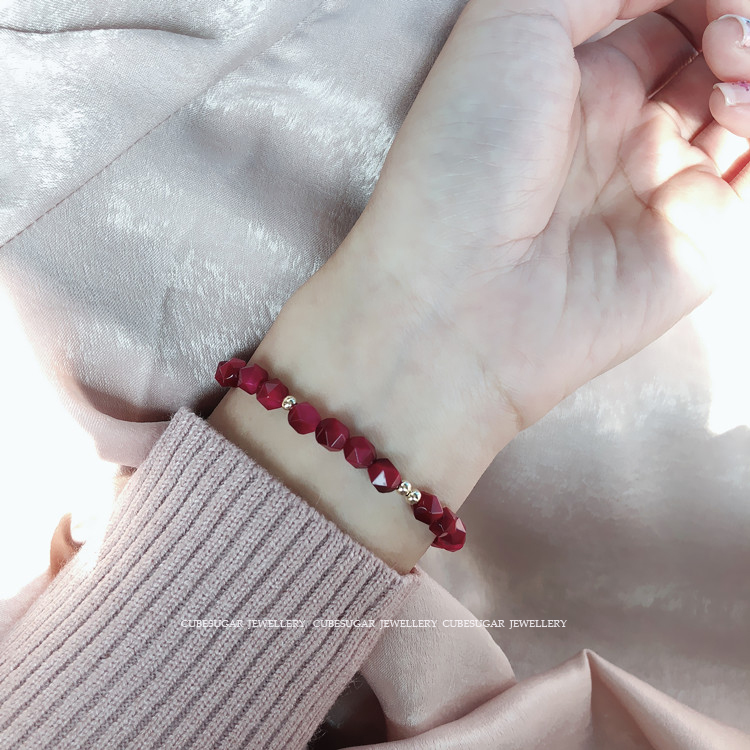 Hiển thị đào trắng. Hoa Kỳ 14 k túi vàng rose red glossy hình học cắt mặt tiger eye bracelet vòng đeo tay