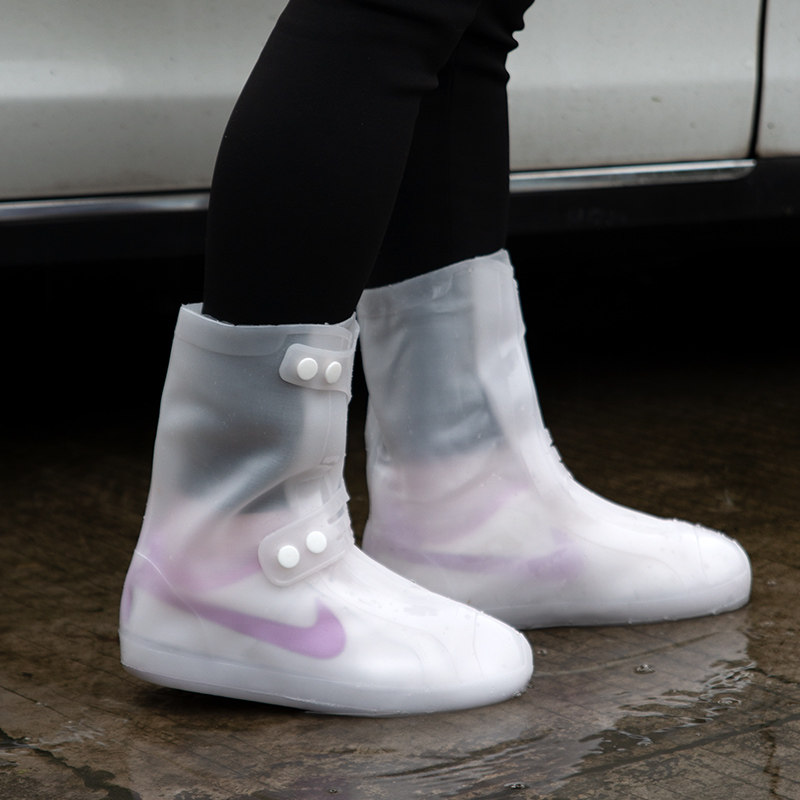 Outdoor waterproof anti-slip silicone gel rainy day playing snow shoe sleeves men thickening women's models repeatedly use household cleaning