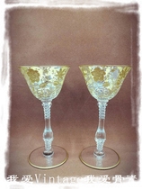 (United Kingdom) 1940s-50s American etched gold-plated Martini crystal glass one of a pair