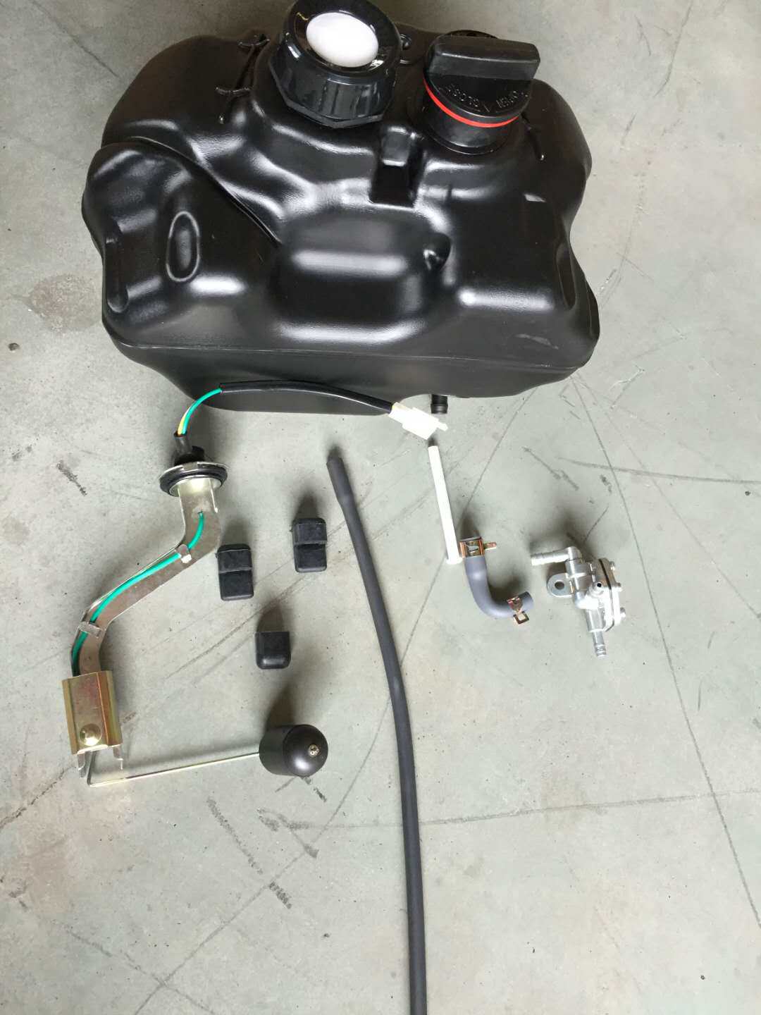 Yama chocolate tank Fuxi oil switch pipe Fuxi original plastic tank three special pipe