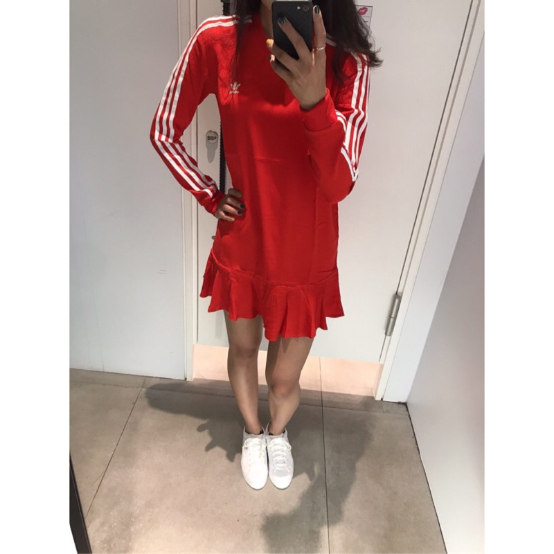 Adidas Cỏ ba lá thể thao cổ tròn tay dài ruffle đầm DW3880 DX3689 DV0856 - Trang phục thể thao áo khoác thể thao nữ