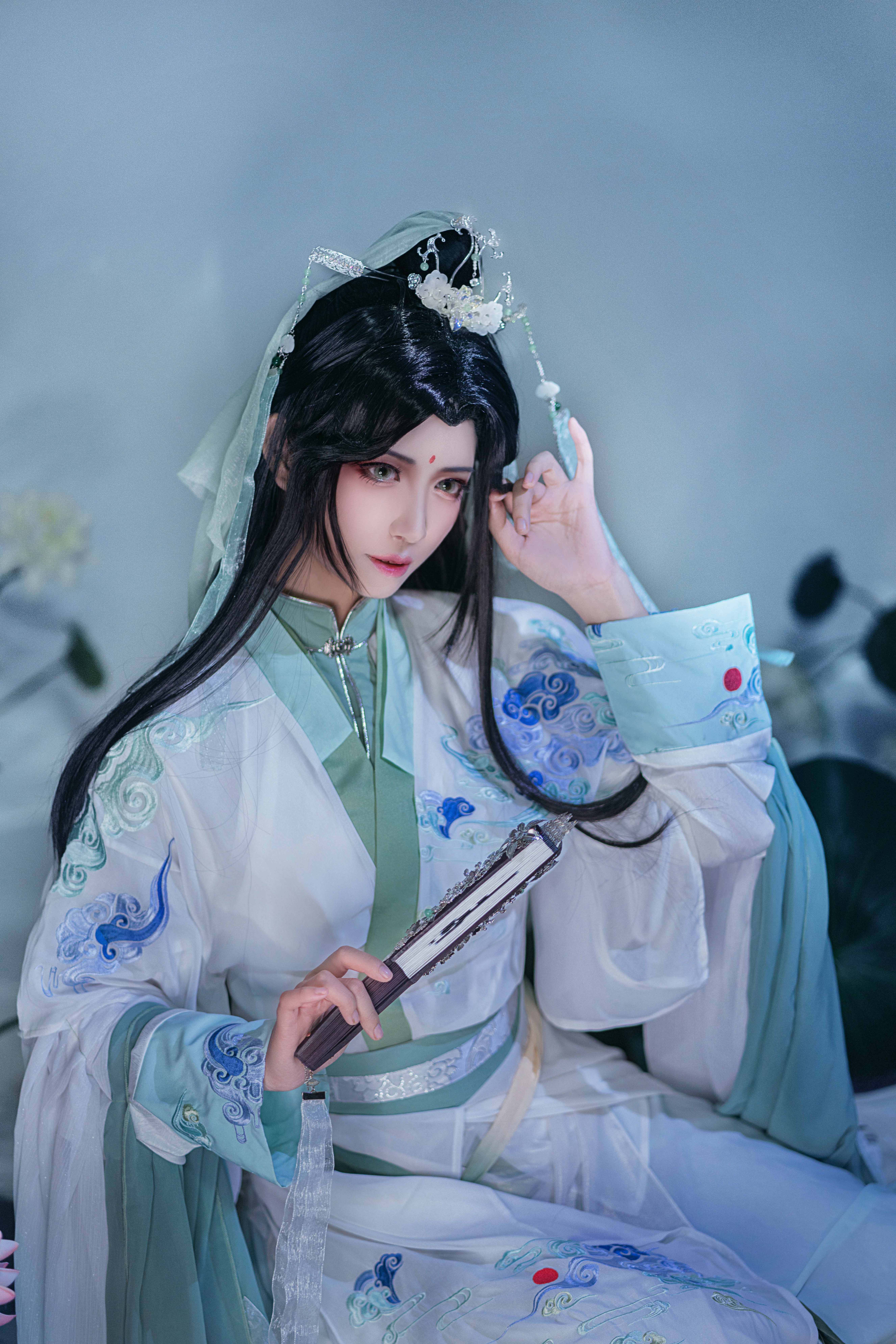 Big and also] ancient style hanfu COS style wig heavenly official blessing wind master niangniang shi qing xuan cos wig