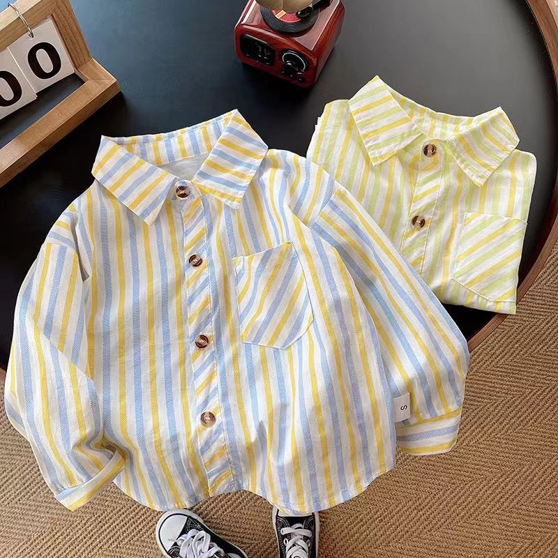 男の子用長袖シャツ、春秋スタイル、2026年新作子供服、中～大サイズの子供用ストライプシャツ、春秋男の子用トップス。