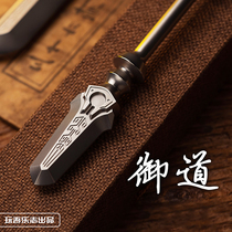 Meat eaters play with the titanium alloy bronze brass hand playing unopened cut crafts