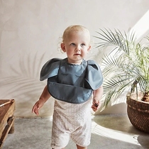 Nuomi Mama Japanese Elodie childrens food supplement bib baby rice pocket. No return or exchange upon purchase.