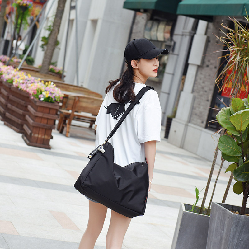 Short-Distance Travel Bag, Yoga Fitness Bag, Sports and Leisure Bag, Cross-Body Bag for Men and Women, Lightweight Waterproof Cloth Bag, Workwear Shoulder Bag