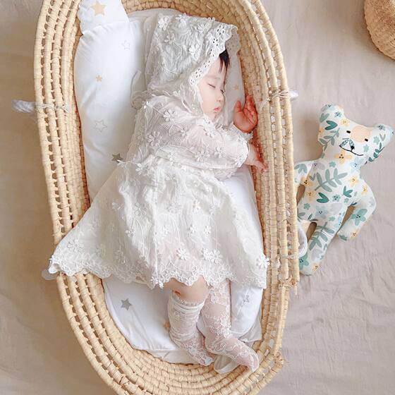 Baby girl lace dress spring and autumn baby 100-day photo shoot newborn white princess dress one-year-old jumpsuit