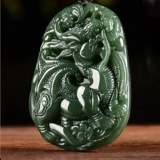 Натуральная подвеска из нефрита