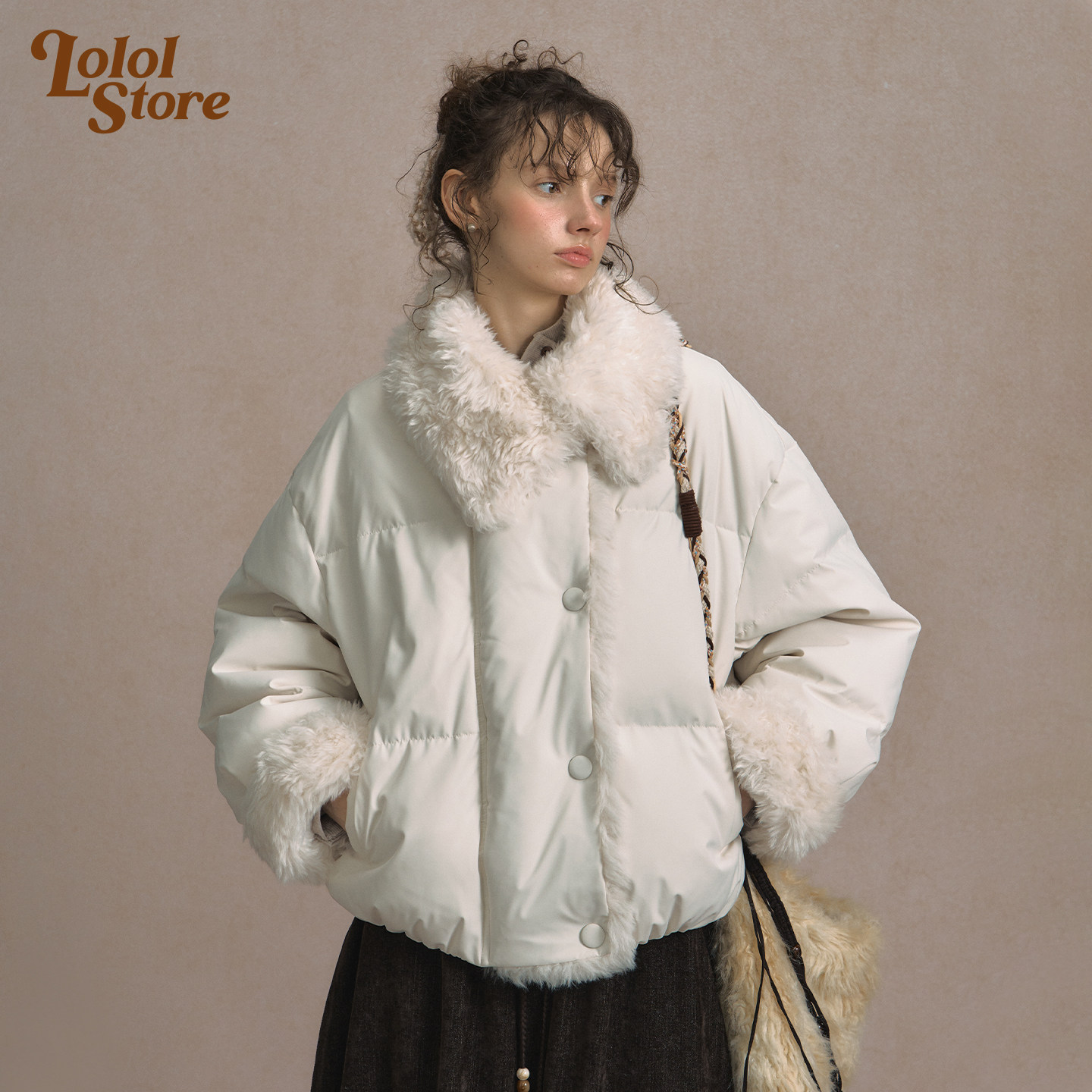 Lolool LOLOL「雪原呼吸」白色短款羽绒服女冬季保暖宽松小个子毛领外套-淘宝Taobao | 天猫Tmall