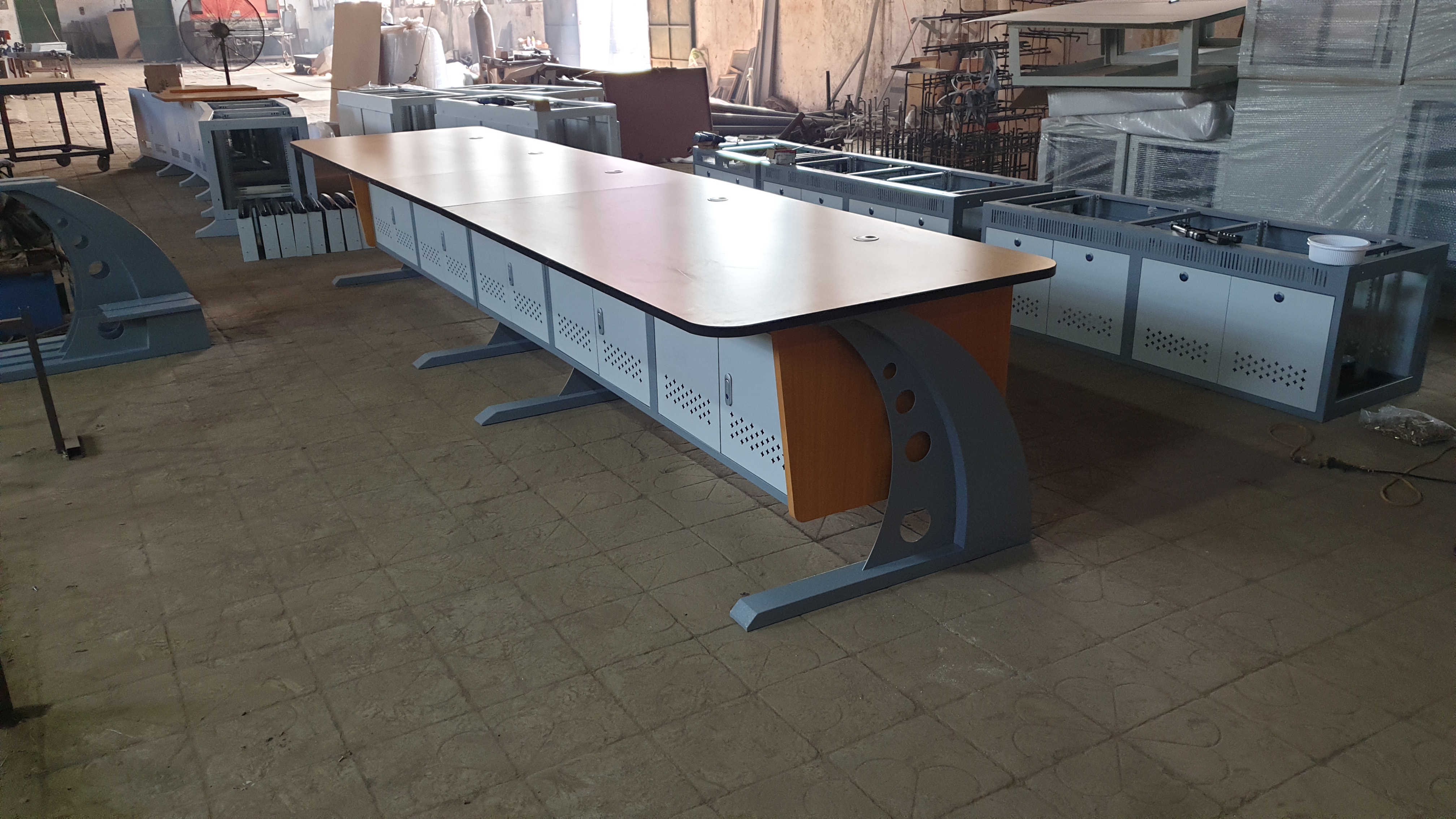 Command center console table operating console monitoring console dispatching console customized monitoring room dispatching console