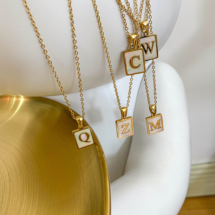 Casual Letra Acero Titanio Metal Collar Colgante display picture 2