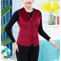 In Winter middle-aged and elderly people with cotton vest women wear close-fitting vests cold-proof and velvet thickened warm inside