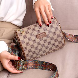Hong Kong Bag Mother's Day Gift 2026 New Boston Pillow Bag Women's Crossbody Bag for Middle-Aged Ladies and Mothers