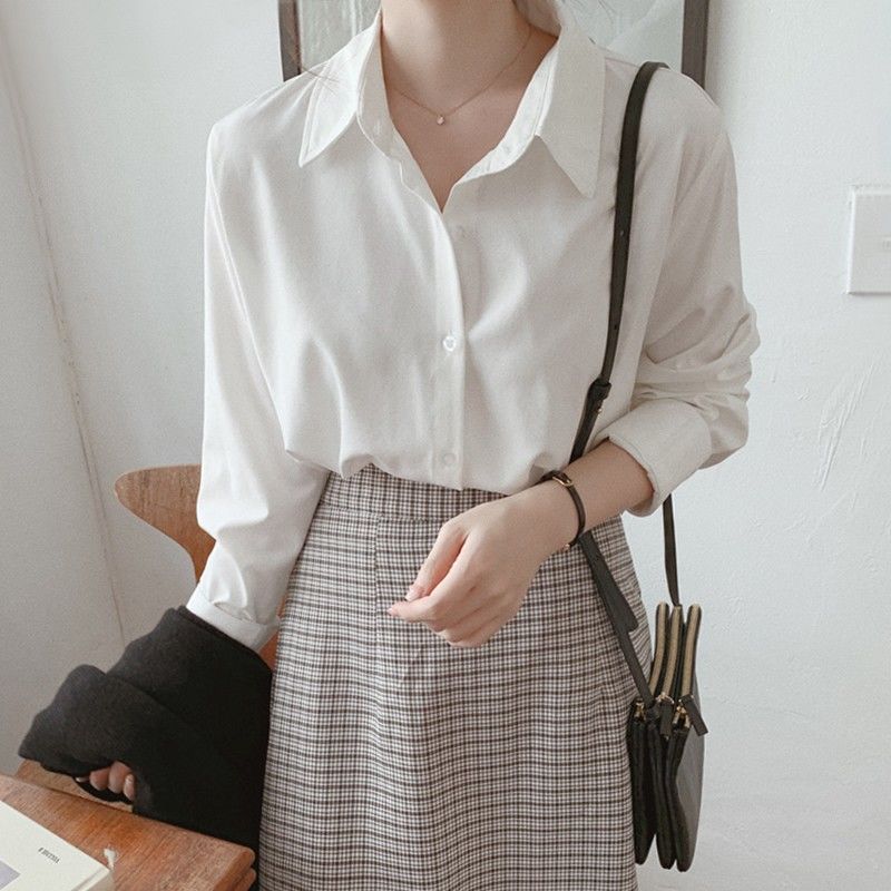 Suit with a female base spring and autumn Korean version of retro loose base shirt Women with a thin temperament small turtleneck shirt