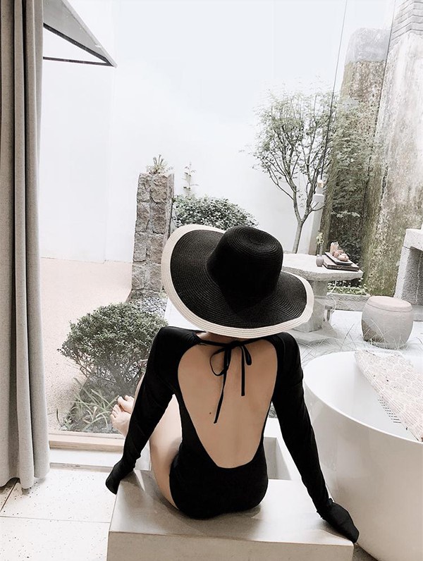 Swimsuit girl 2022 Swimwear female in the net red and conservative shade fashion in wind hot spring vacation swimsuit woman