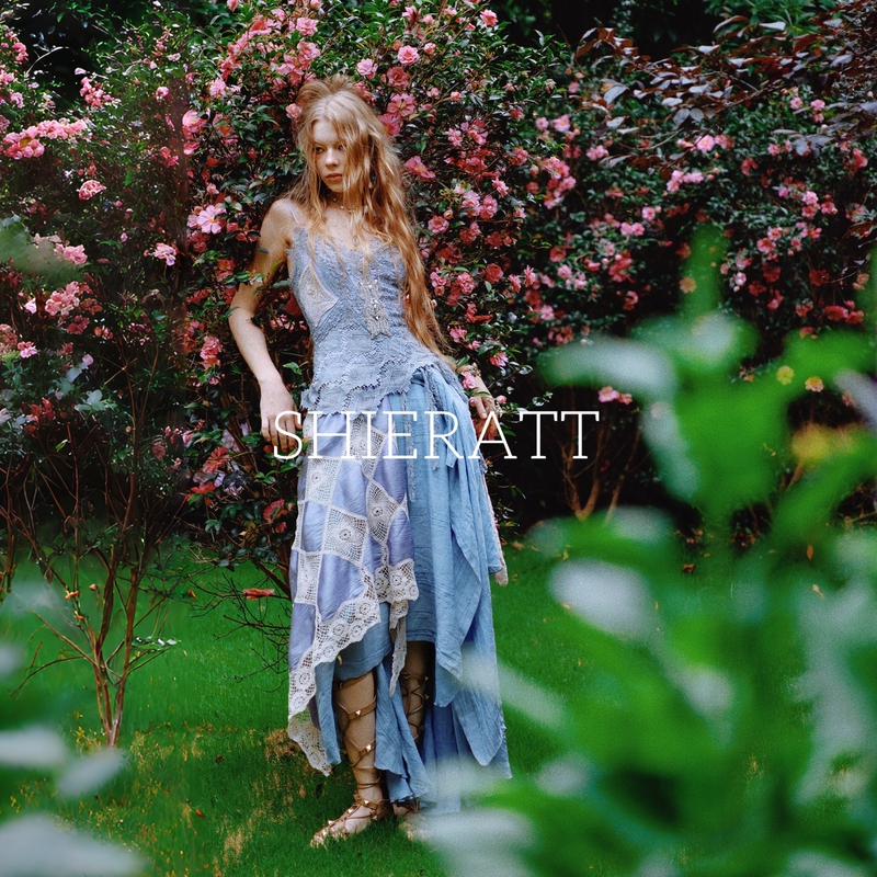 Shieratt [Anna] Artistic Style Vintage Heavy-Duty Medieval Dress with Broken Embroidery from Nepal