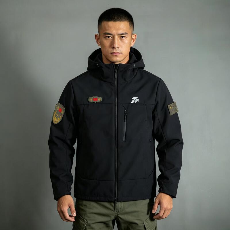 New Model of Lifu Hooded Softshell Windbreaker with Patches, Autumn and Winter Scratch-Resistant and Waterproof, Single-Layer with Fleece Lining, Outdoor Windproof Jacket New Model of Lifu Hooded Softshell Windbreaker with Patches, Autumn and Winter Scratch-Resistant and Waterproof, Single-Layer with Fleece Lining, Outdoor Windproof Jacket