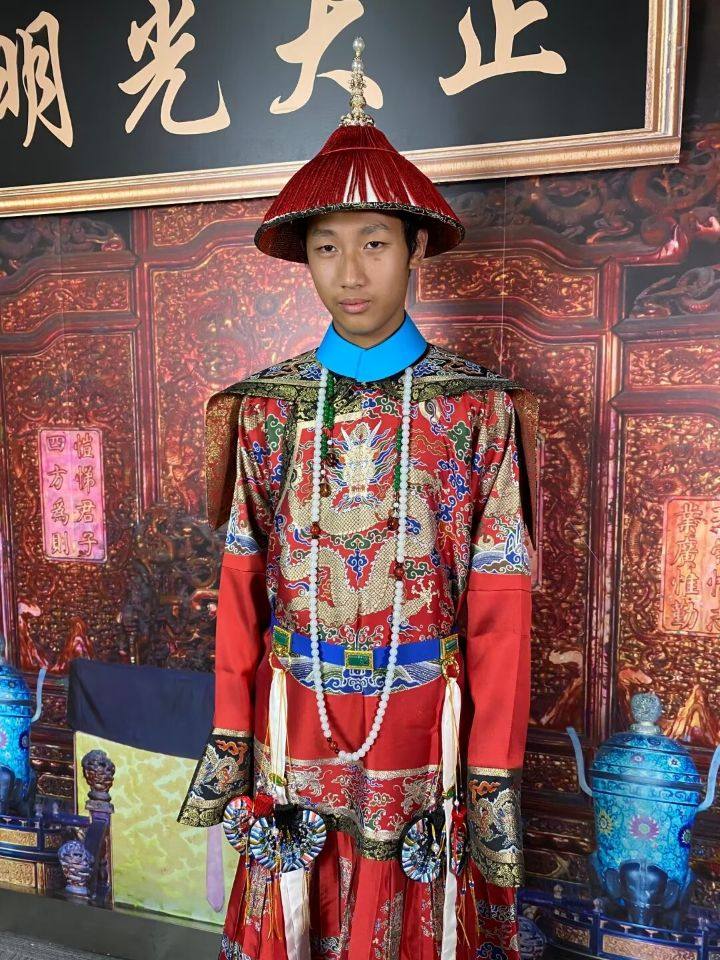 江南戏装