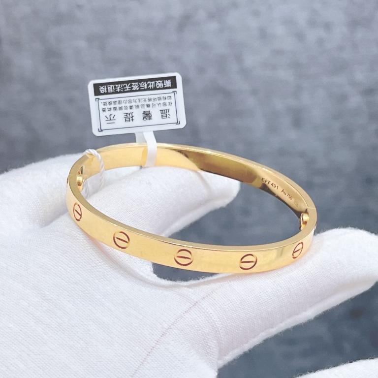 Cartier/Cartier Love Series Wide Version Love Bracelet Without Diamonds Size 17 W65918 Cartier/Cartier Love Series Wide Version Love Bracelet Without Diamonds Size 17 W65918