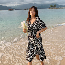 Large size summer dress 2021 new foreign style age-reducing fat sister loose thin belly cover small daisy floral dress