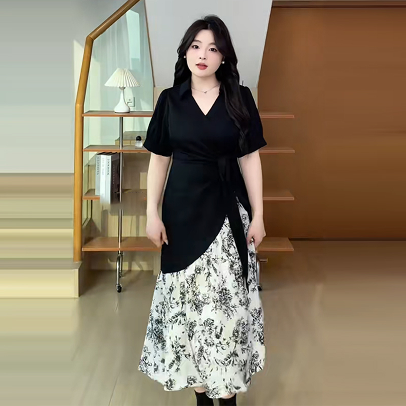 Plus-Size New Chinese-Style Floral Dress for Summer, Slimming for Chubby Women, Irregular Patchwork, Waist-Cinching, Elegant and Sophisticated Long Dress Plus-Size New Chinese-Style Floral Dress for Summer, Slimming for Chubby Women, Irregular Patchwork, Waist-Cinching, Elegant and Sophisticated Long Dress