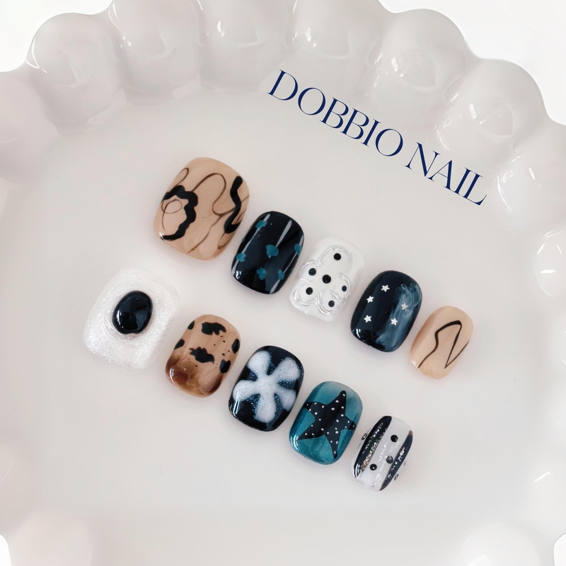 Dobbio【Out of Control Player】Korean Style ins Star Personalized Hand-Painted High-End Wearable Nail Art Pieces