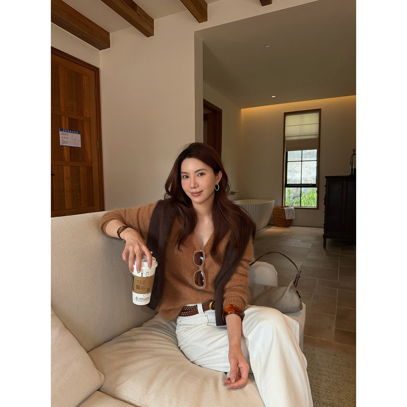 Saved Soir High-End V-Neck Wool Sweater for Women 2026 Autum Lazy Style Pullover Sweater S01157