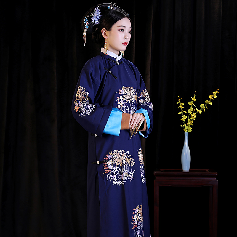 Phim và truyền hình cổ tấn công với cùng chiếc váy cổ triều đại nhà Thanh costumeYan Jubilee kẻ sọc váy Mãn Châu cờ phù hợp với Fu Jin nữ hoàng váy quần áo hiệu suất