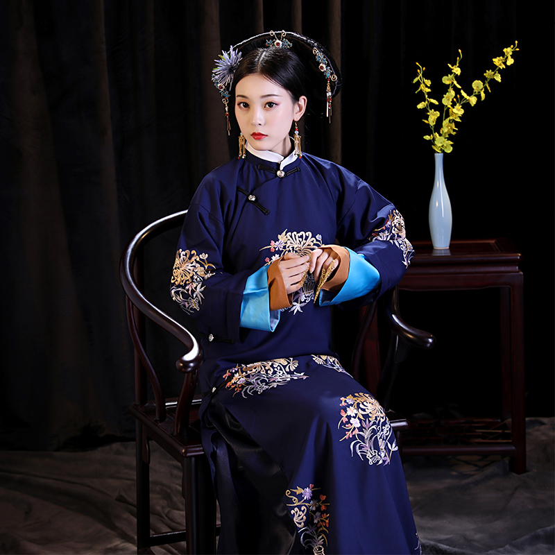 Phim và truyền hình cổ tấn công với cùng chiếc váy cổ triều đại nhà Thanh costumeYan Jubilee kẻ sọc váy Mãn Châu cờ phù hợp với Fu Jin nữ hoàng váy quần áo hiệu suất
