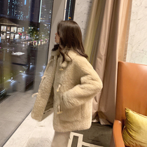 13 Good product horn button grain cashmere Lamb hair coat women 2020 new little foreign style winter wear with high