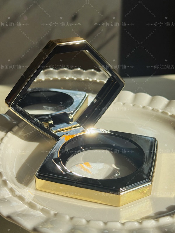 Suitable for Bobbi Brown Cordyceps Cushion Core Air Cushion Empty Case Shell New Model Compatible Replacement Gold Hexagon Shape