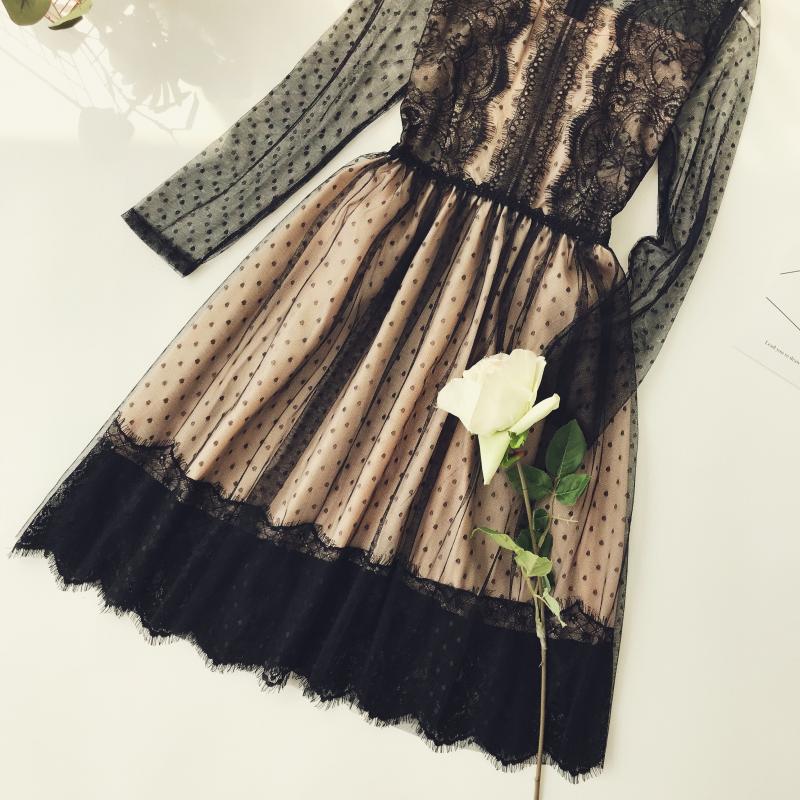 Chic đầu thu mới retro khí chất màu đen điểm sóng phối cảnh lông mi lưới ren váy siêu cổ tích màu sợi váy váy yếm thắt eo