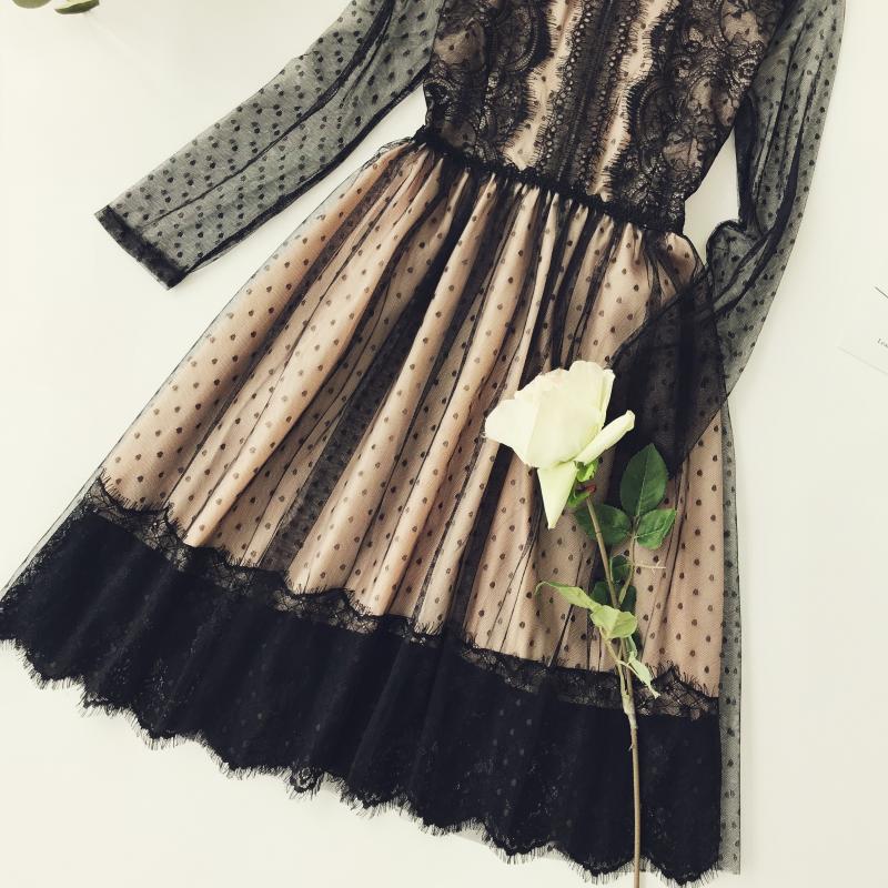 Chic đầu thu mới retro khí chất màu đen điểm sóng phối cảnh lông mi lưới ren váy siêu cổ tích màu sợi váy váy yếm thắt eo