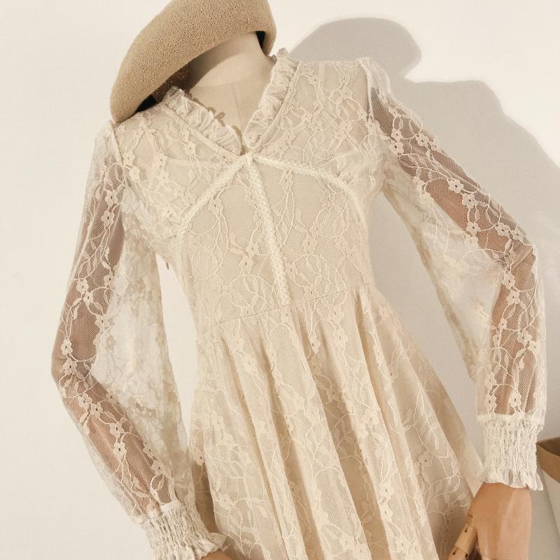 Pháp lãng mạn nhẹ nhàng ladies váy bằng gỗ tai dài tay áo openwork ren eo set Một từ cổ tích ăn mặc mẫu váy chữ a đẹp 2020