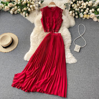 Seaside holiday suit 2021 new women's lace top high waist slim pleated chiffon skirt two-piece set