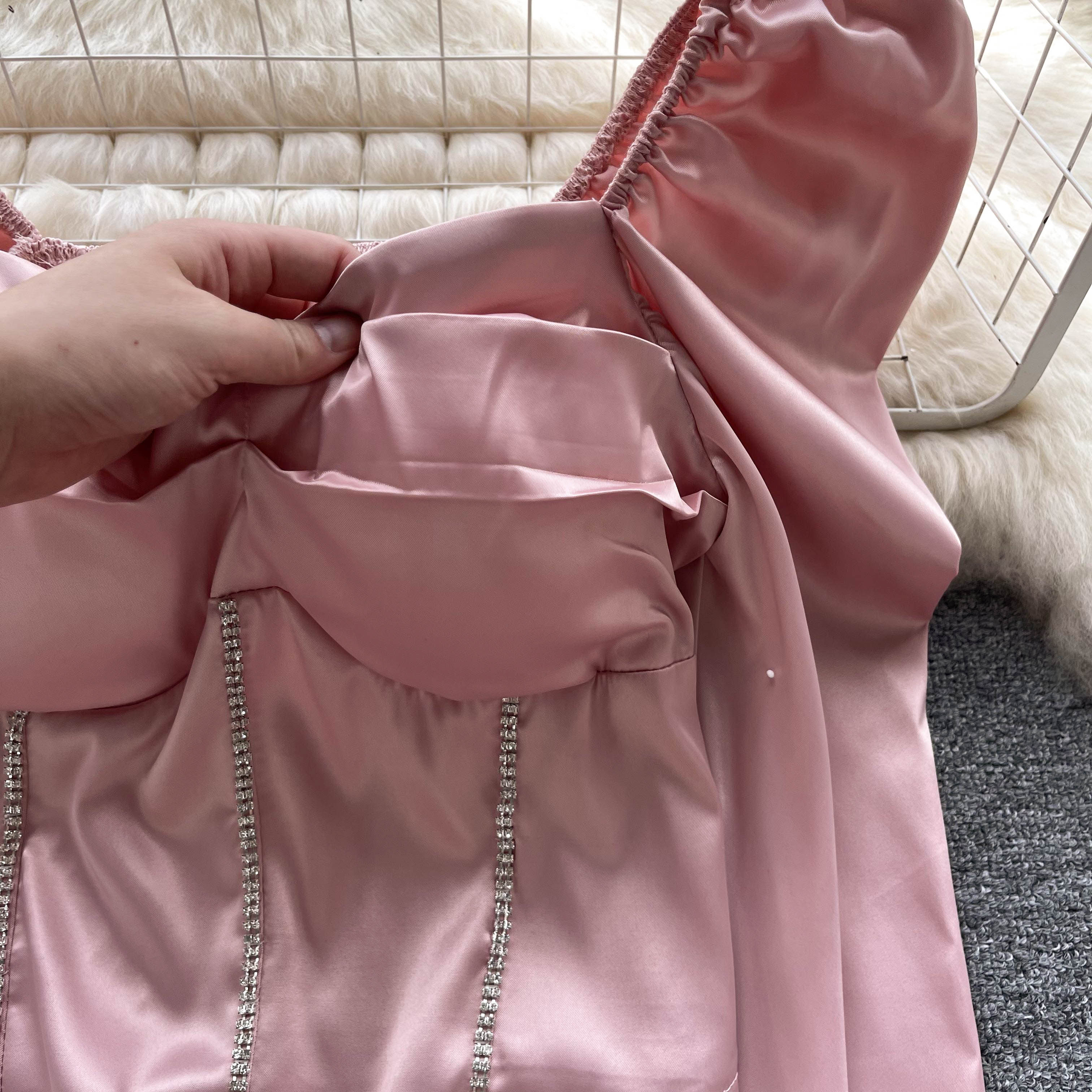 Дизайнерская осенняя рубашка, короткое термобелье, тренд сезона, рукава фонарики, квадратный вырез       