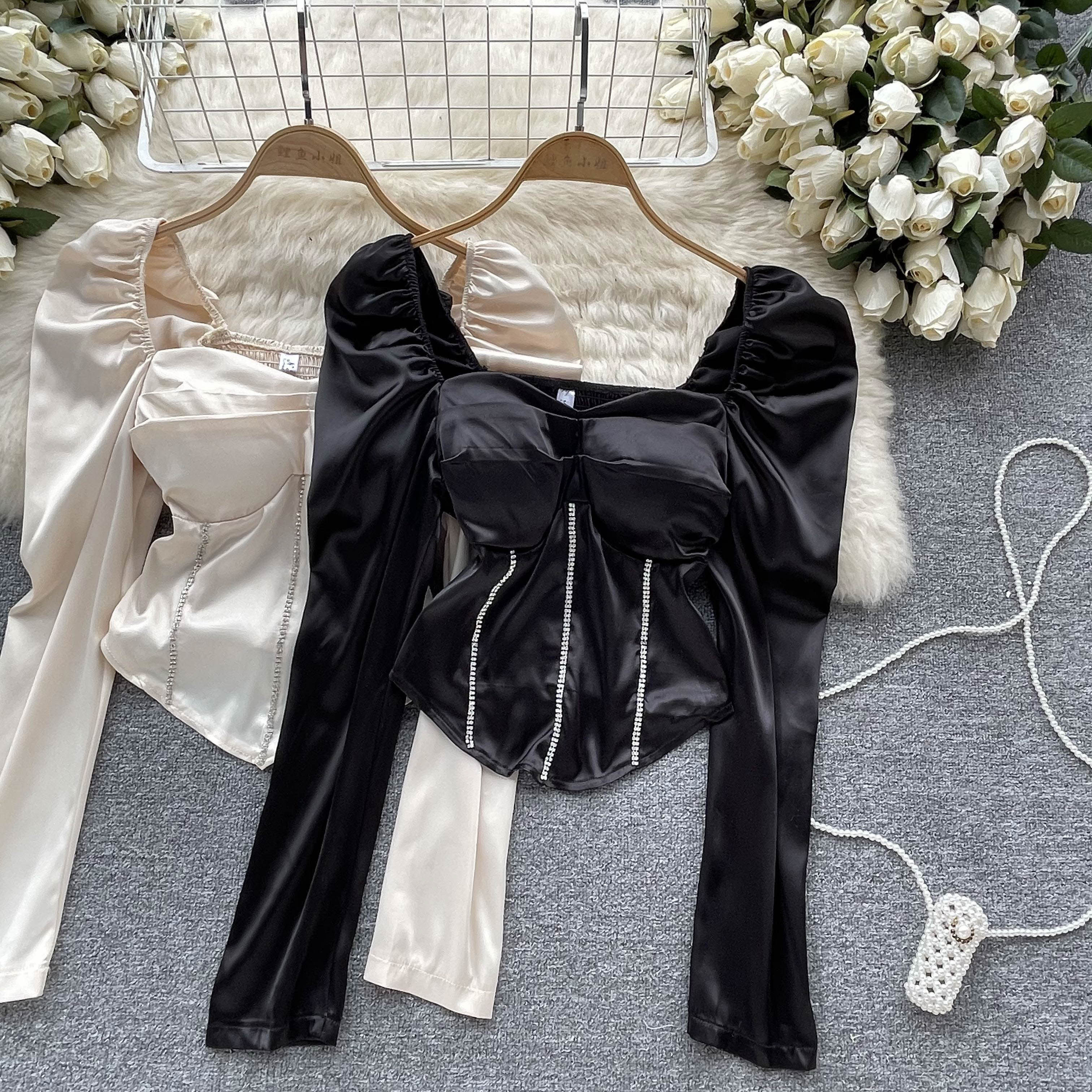 Дизайнерская осенняя рубашка, короткое термобелье, тренд сезона, рукава фонарики, квадратный вырез       