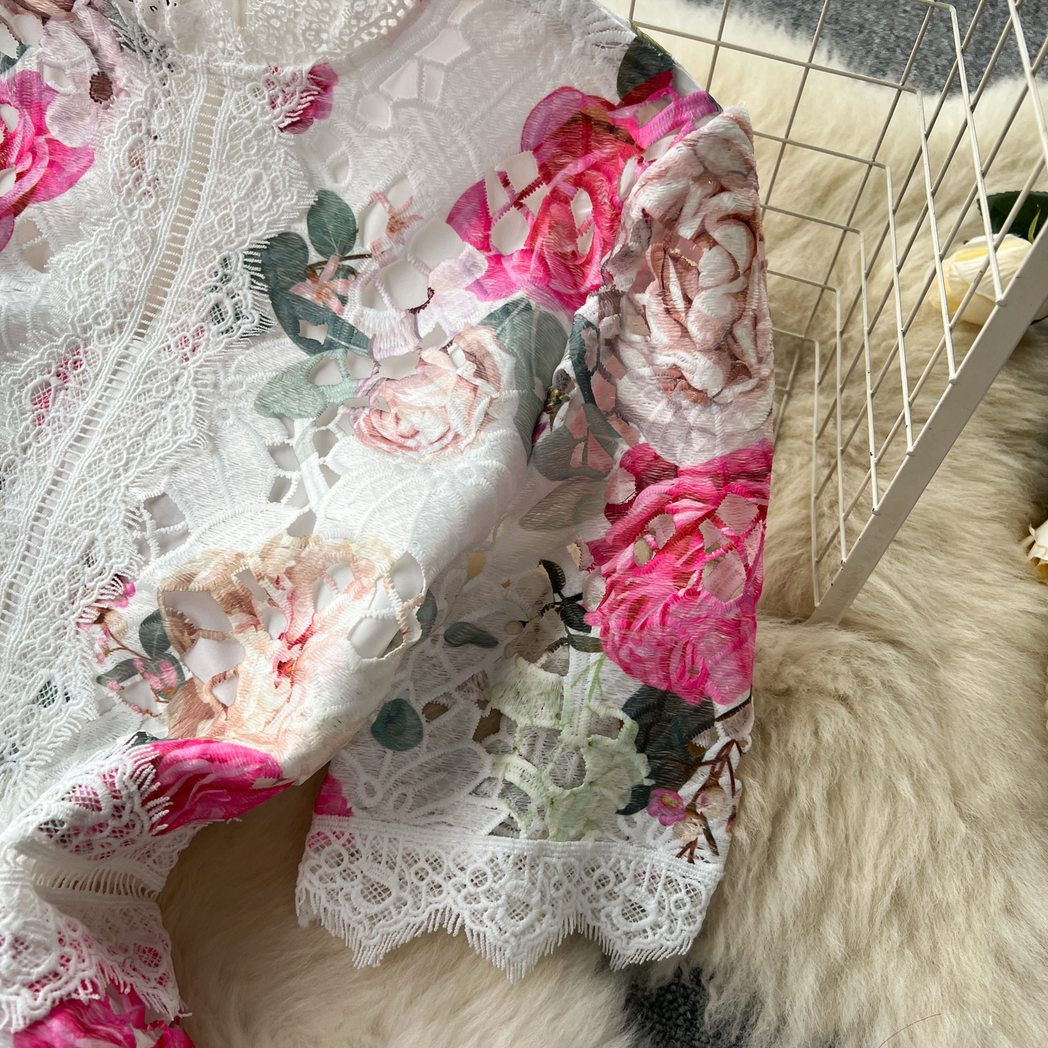 French retro elegant lace splicing printed waist-cinching elegant dress - Image 7