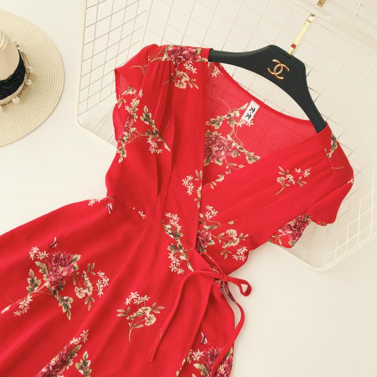Mùa hè 2018 mới gợi cảm vòng eo ngắn tay chữ V với một chiếc váy xòe in họa tiết nữ lớn váy chiết eo