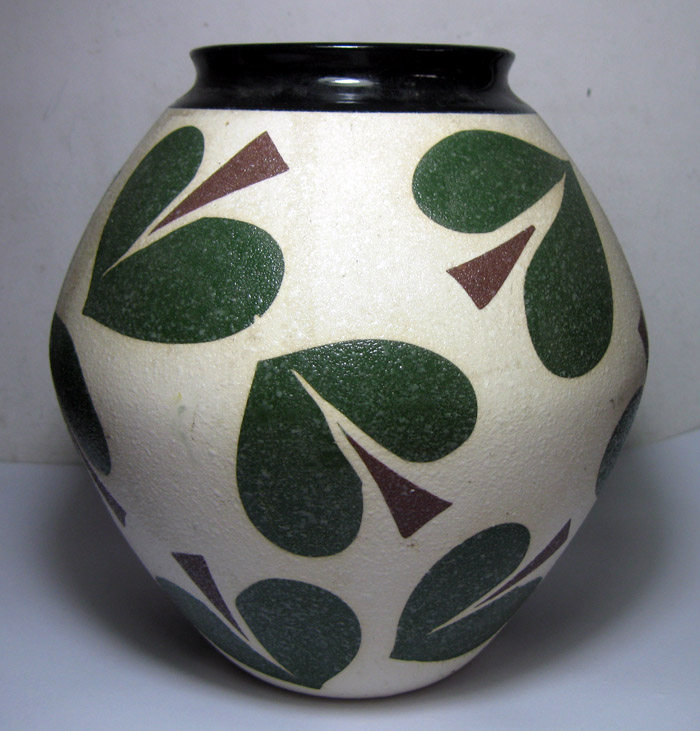 Porcelain -R6678 - Japanese chronological objects-old vases-in the inscription 17cm986g