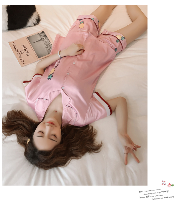 Bộ đồ ngủ nữ mùa hè mỏng băng lụa ngắn tay áo len hai mảnh phù hợp với Hàn Quốc ngọt ngào và đáng yêu - Giống cái áo choàng ngủ